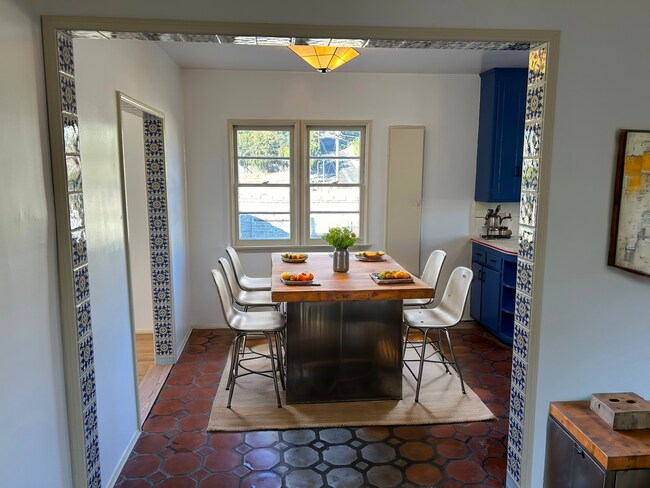 Building Photo - 1425 Allison Ave