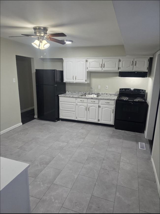 Building Photo - Beautiful 4-Bedroom Home for Rent in St. Louis – $1,800/Month