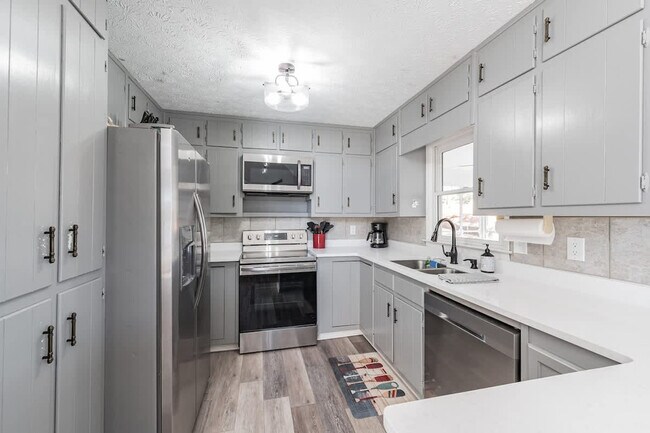 Building Photo - 126 Parks Mill Dr