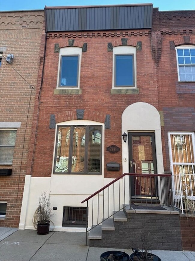 Building Photo - Gem in Girard Estate area