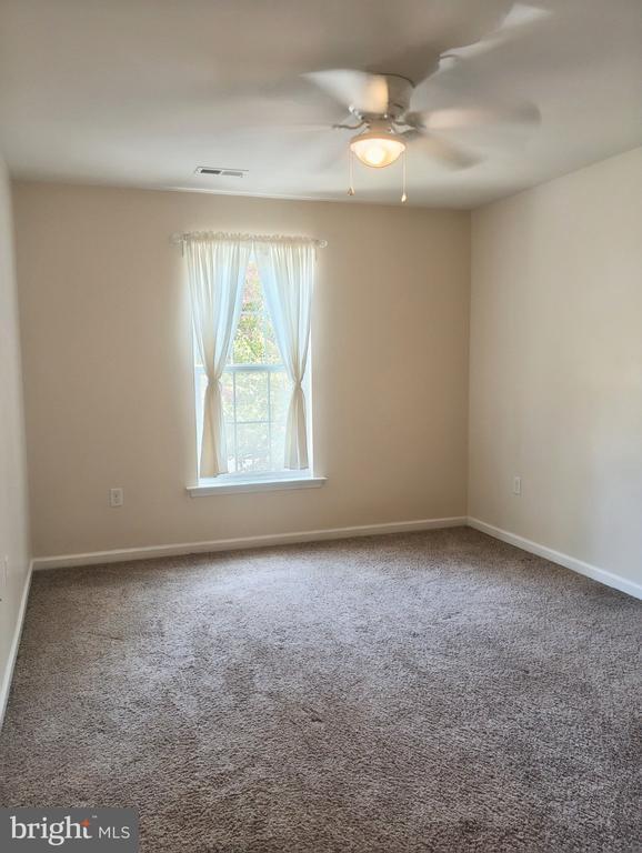 Building Photo - 2913 Lakeview Pkwy