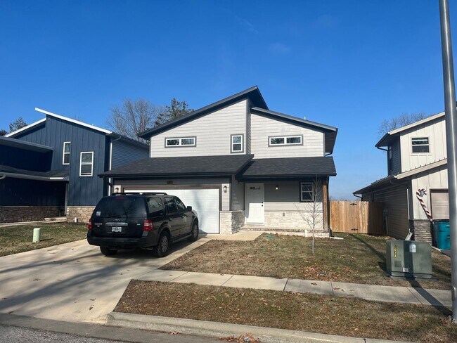 Building Photo - Nearly New 3 Bedroom 2 Bath Home!!!