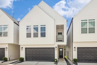 Building Photo - 5723 White Magnolia St.