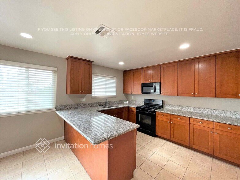 Building Photo - 16455 Ludlow St