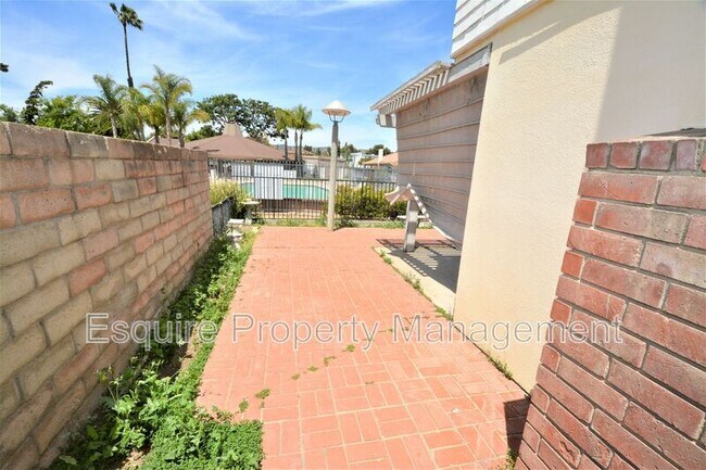 Building Photo - 1629 Pierside Ln