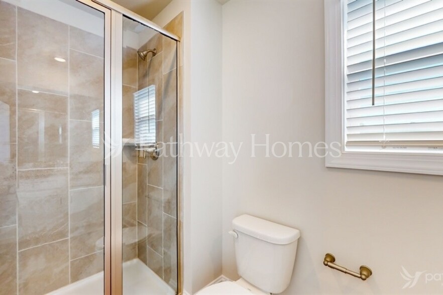 Building Photo - 121 S Sina St