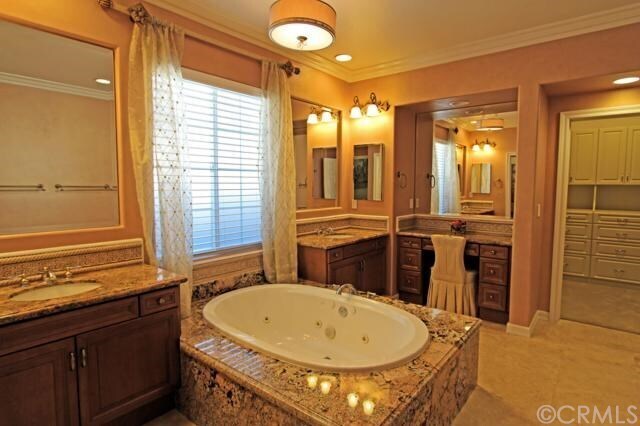 Master Bedroom Bathroom - 44 Whitford