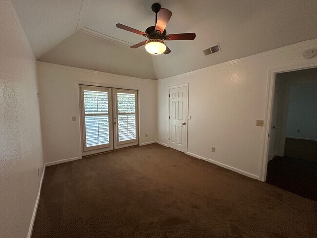 Building Photo - Entertainer delight rental home located in ''The Lakes'' subdivision coming soon!