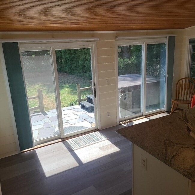 Building Photo - 44 Silver St