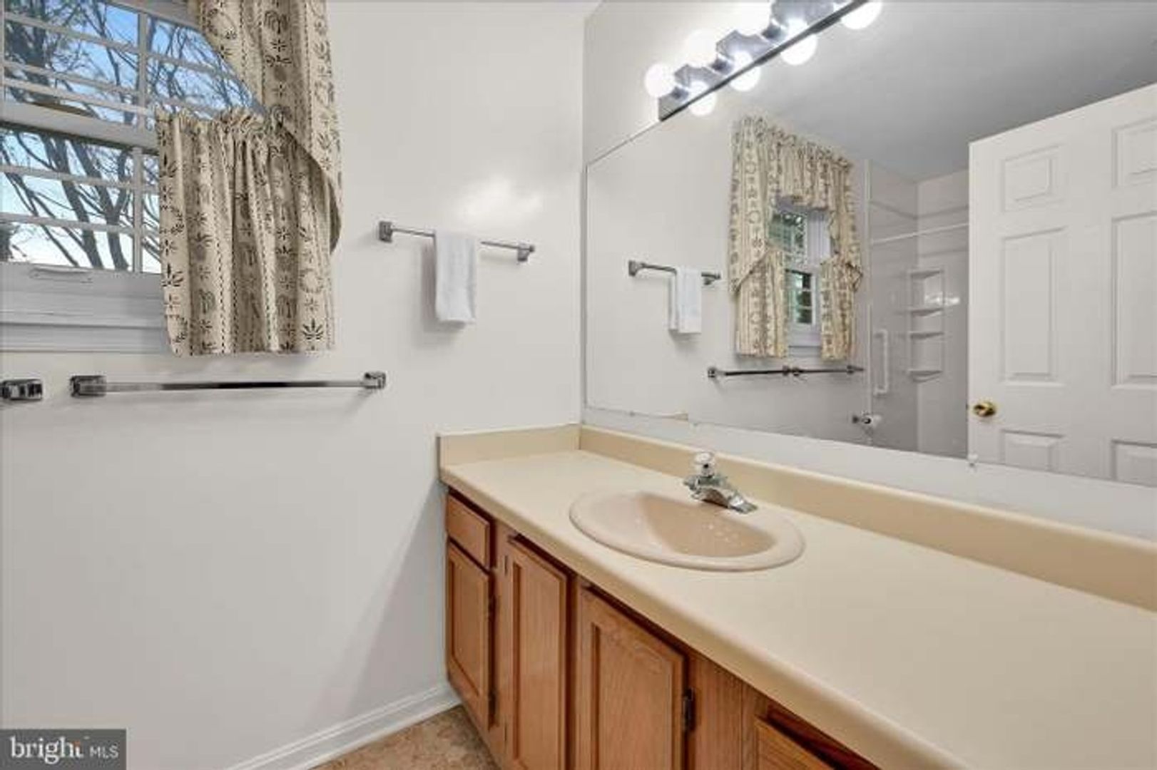 Building Photo - 6106 Spring Knoll Dr