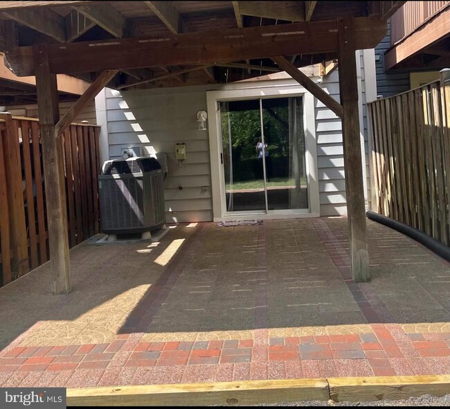 Building Photo - 5919 Dungeness Ln