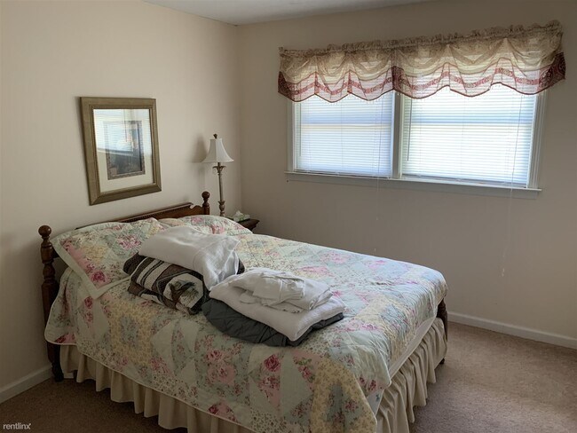 Building Photo - 3 br, 2 bath House - 1614 Ford Rd