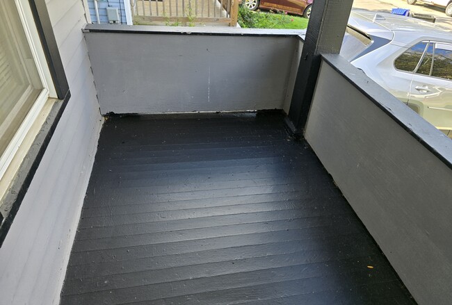 Building Photo - 10312 Nelson Ave