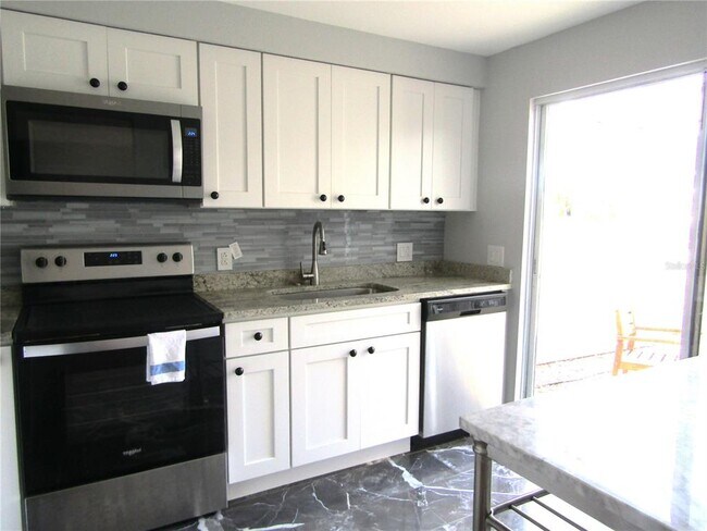 Building Photo - 2405 Crispin Ct