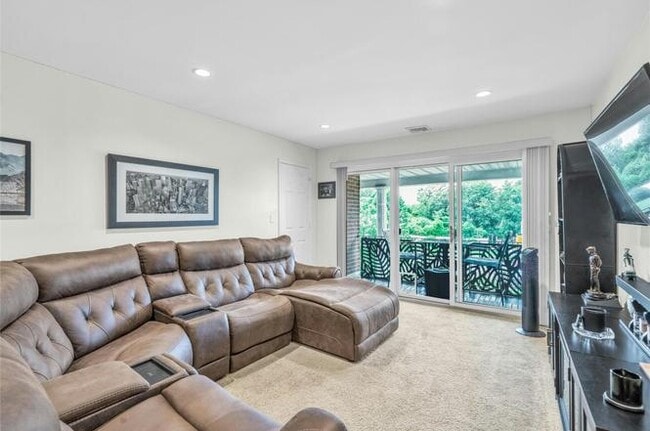 Building Photo - Plainview