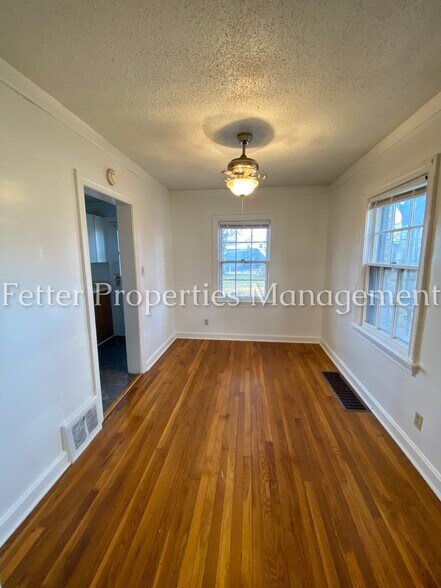 Building Photo - 1101 MacArthur Cir