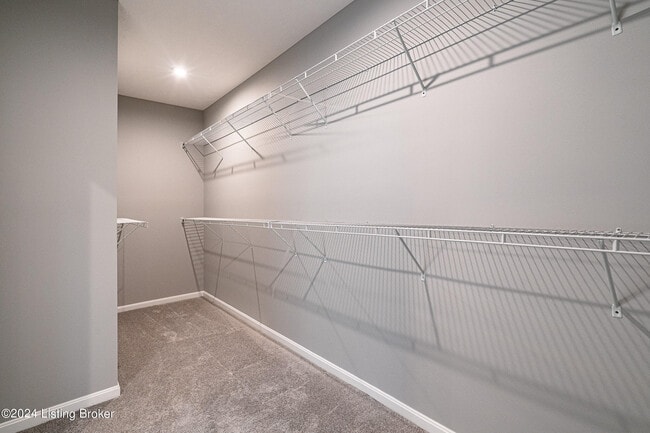 Building Photo - 10536 Vista View Dr