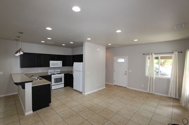 Building Photo - 504 S O'Leary St