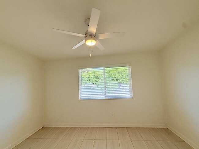 Building Photo - AVAILABLE NOW!! 3 BEDROOM 2 BATHROOM Home in Palm Desert!