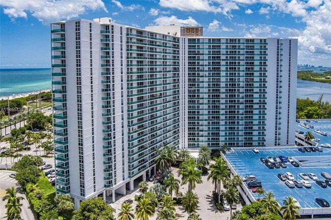 Building Photo - 100 Bayview Dr