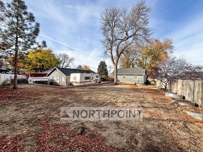 Building Photo - North Salt Lake 2 Bed 1 Bath - jetted tub!