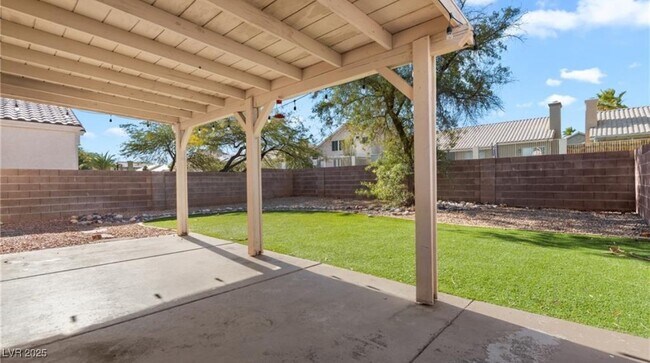 Building Photo - 1813 Navajo Lake Way