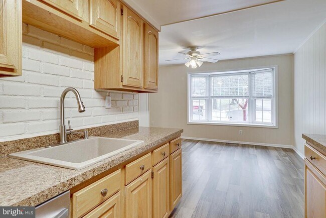 Building Photo - 6020 Kerrwood St