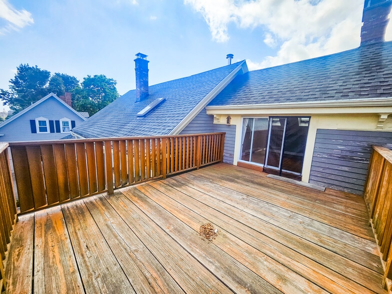 Building Photo - 8 Randall St