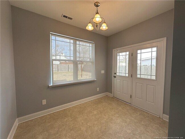 Building Photo - 2149 Heathcote Dr