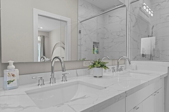 Building Photo - 851 Prosper St