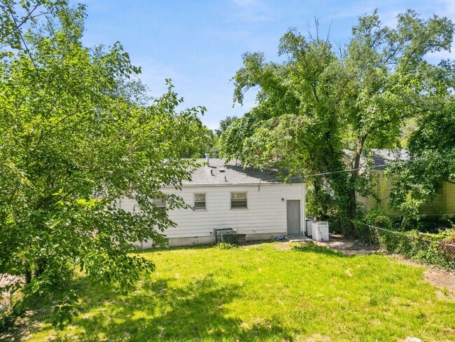 Building Photo - 8515 Jenny Dr