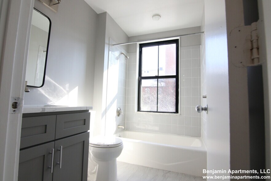 Building Photo - 153 W Brookline St