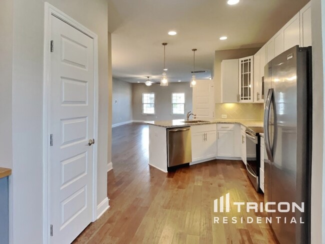 Building Photo - 271 Cloverbrook Way