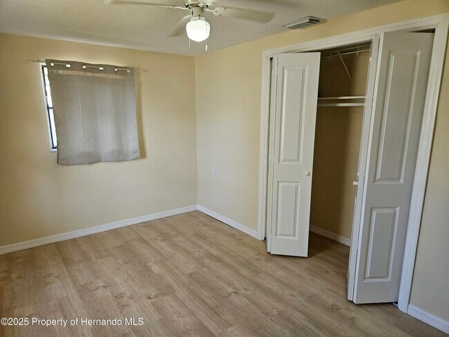 Building Photo - 13240 Starfish Dr