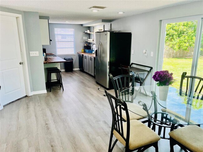 Building Photo - 3405 Wilson Dr