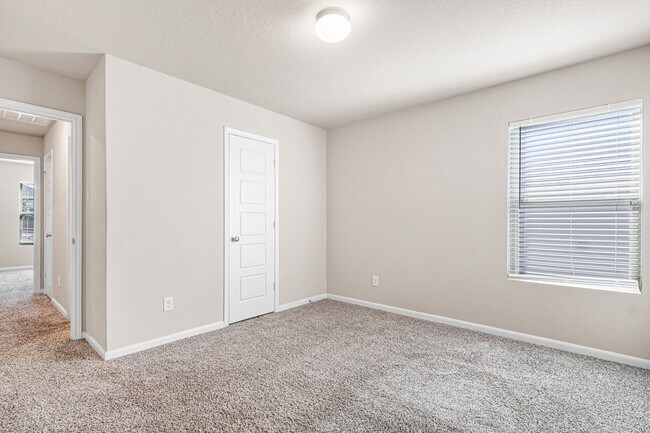 Building Photo - 7039 Diamond Vly