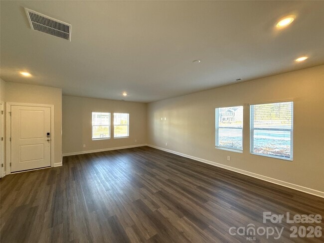 Building Photo - 125 Utility Ln