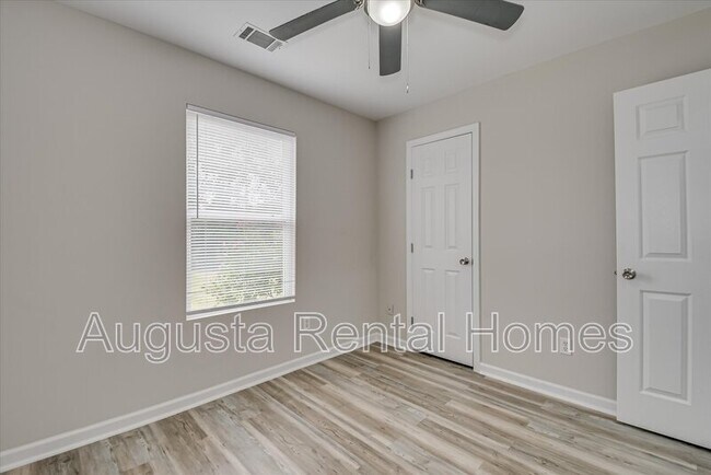 Building Photo - 4728 Laural Oak Dr