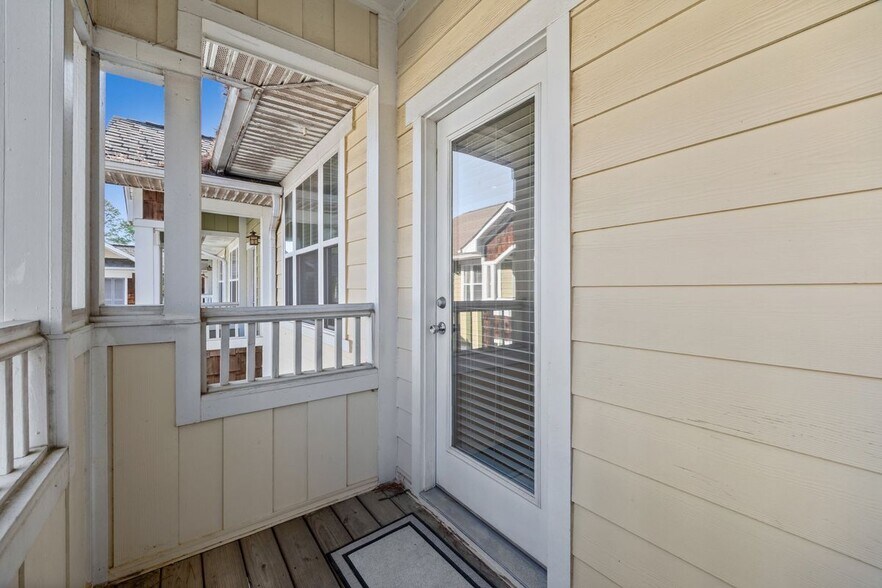 Building Photo - 1733 Matheson Ave