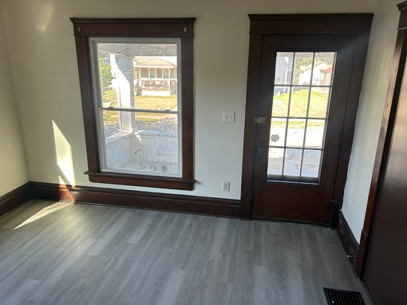 Building Photo - 485 Allyn St