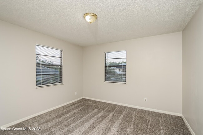 Building Photo - 339 13th St SW