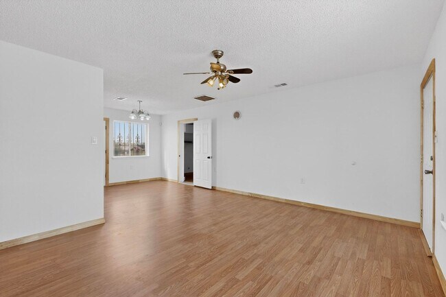 Building Photo - Rural South Valley 4 Bedroom  1.75 Bath 1256/sf