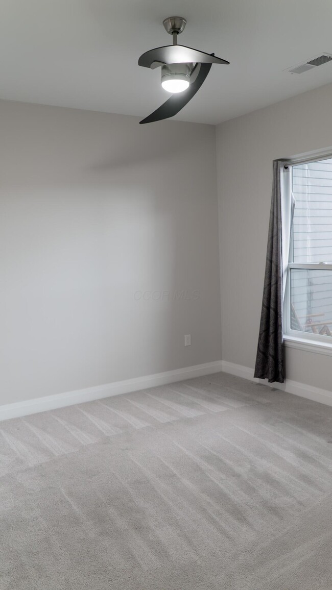 Building Photo - 6633 Dale Dr