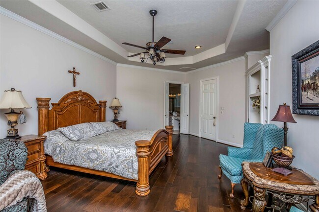 Building Photo - 25219 Hideaway Run Dr