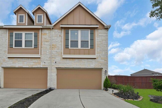 Building Photo - 25326 Fallen Acorn Ct