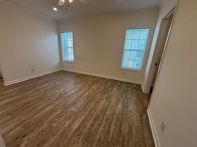 Building Photo - 909 Inagua W