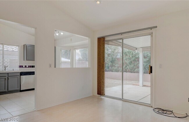 Building Photo - 7225 Scenic Hills Dr