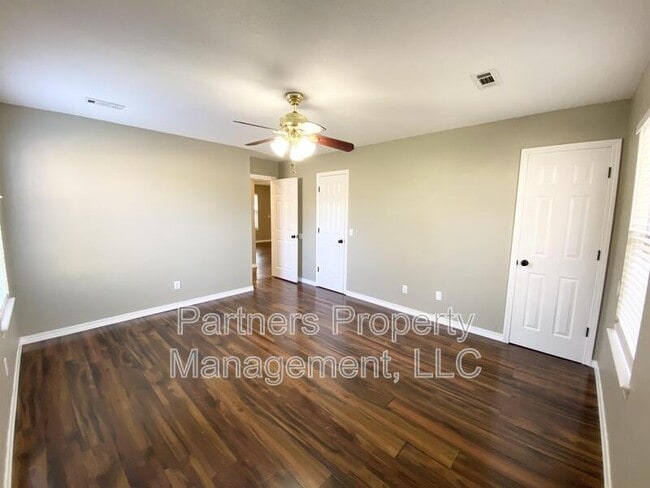 Building Photo - 831 N 54th Ave