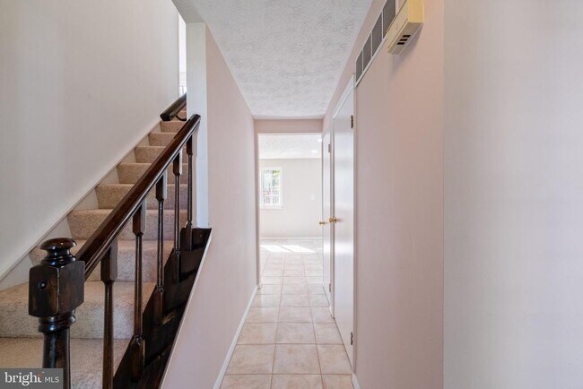 Building Photo - 1103 Burwick Dr