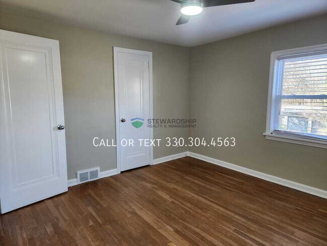 Building Photo - 2135 Dennison Pl NW